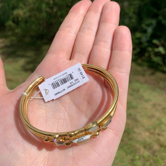 KENDRA SCOTT • Ivy Vintage Gold Statement Bracelet* - Picture 4 of 8